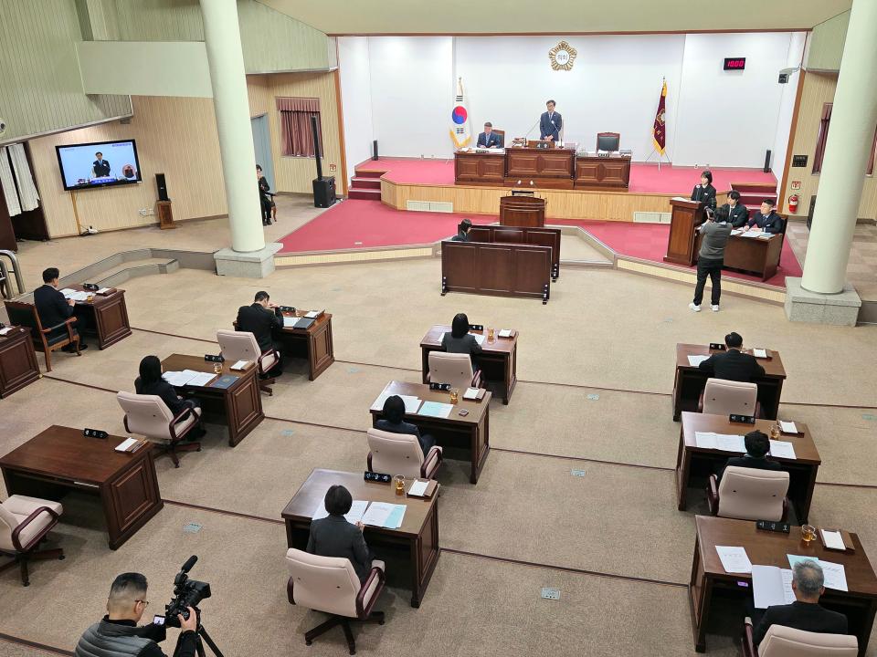 '군포시의회, 제285회 정례회 1일 개회' 게시글의 사진(2) '군포시의회 제285회 정례회 본회의.jpg'