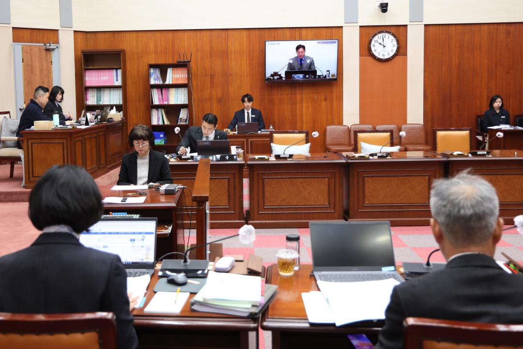 '제284회 군포시의회 임시회 제1차 산업건설위원회' 게시글의 사진(2) '104A9625.jpg'