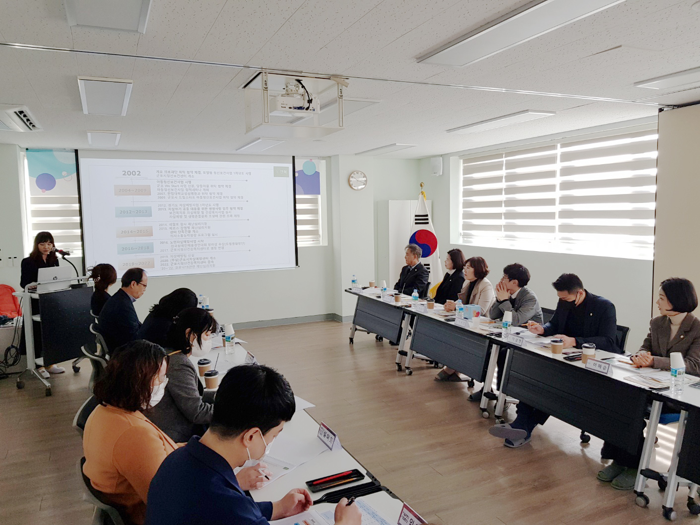 '군포시의회, 시민 마음 행복 만들기 협력' 게시글의 사진(2) '군포시의회-정신건강복지센터 사업 설명 청취 (1).jpg'