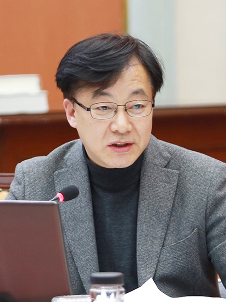 의회운영위원회 위원장 김귀근 사진